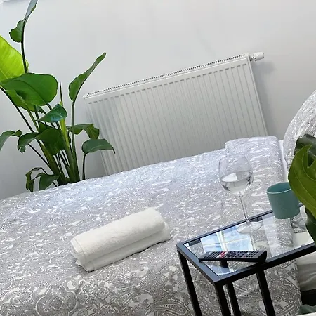 & Style Loft Zabrska Street דירה